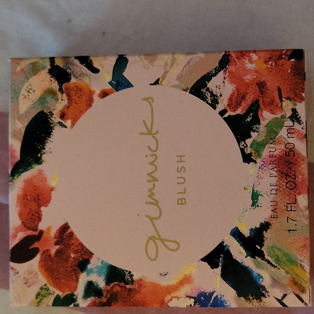 Gimmick  blush perfume
